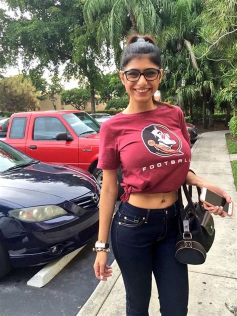 pornstar mia khalifa|Mia Khalifa Porn Videos .